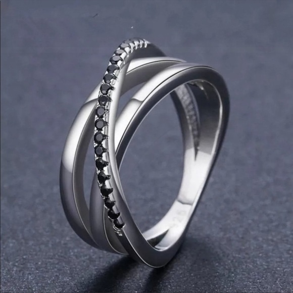 New Women’s 925 Silver Diamond Ring - Picture 2 of 3